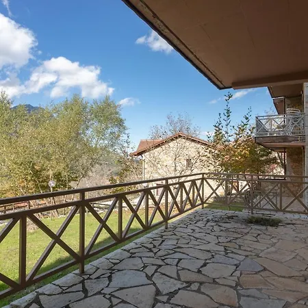 Chalé Riverside Chalet With Panoramic View Eptálofos