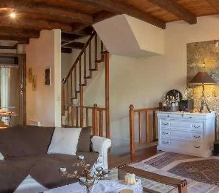 Chalé Riverside Chalet With Panoramic View Eptálofos